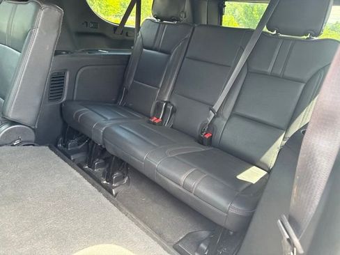 Used 2023 Chevrolet Suburban RST AWD/4WD image 19