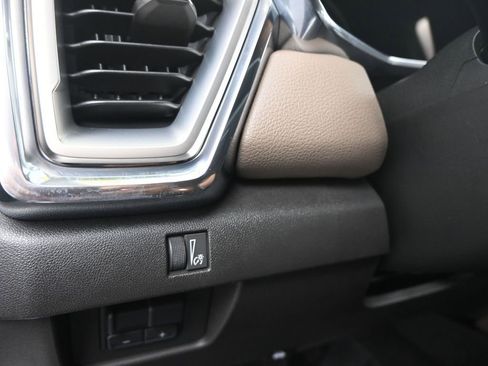 Used 2024 GMC Canyon Denali image 15