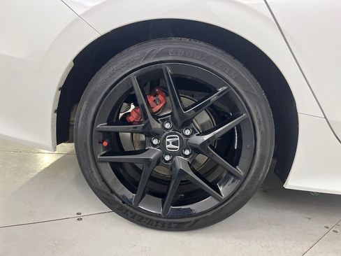 Used 2025 Honda Civic Sport image 17