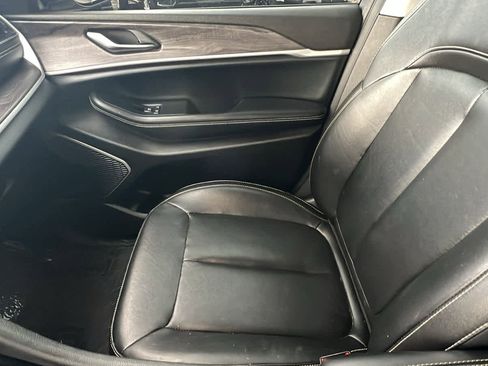 Certified 2022 Jeep Grand Cherokee Limited image 12