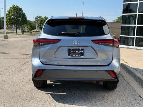 Used 2023 Toyota Highlander Limited AWD/4WD image 4