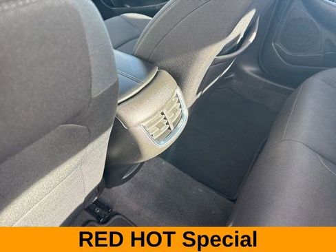 Used 2024 Chevrolet Malibu LT image 33