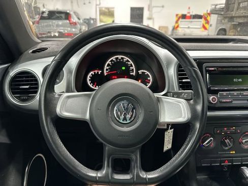 Used 2013 Volkswagen Beetle 2.5 image 15