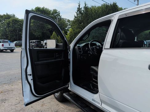 Used 2022 RAM 3500 Tradesman w/ Chrome Appearance Group AWD/4WD image 12