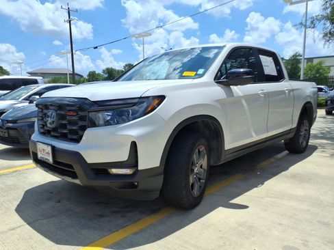 Used 2025 Honda Ridgeline TrailSport image 1