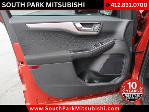 Used 2020 Ford Escape SE image 14