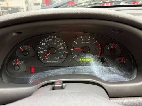 Used 2003 Ford Mustang Convertible RWD image 18