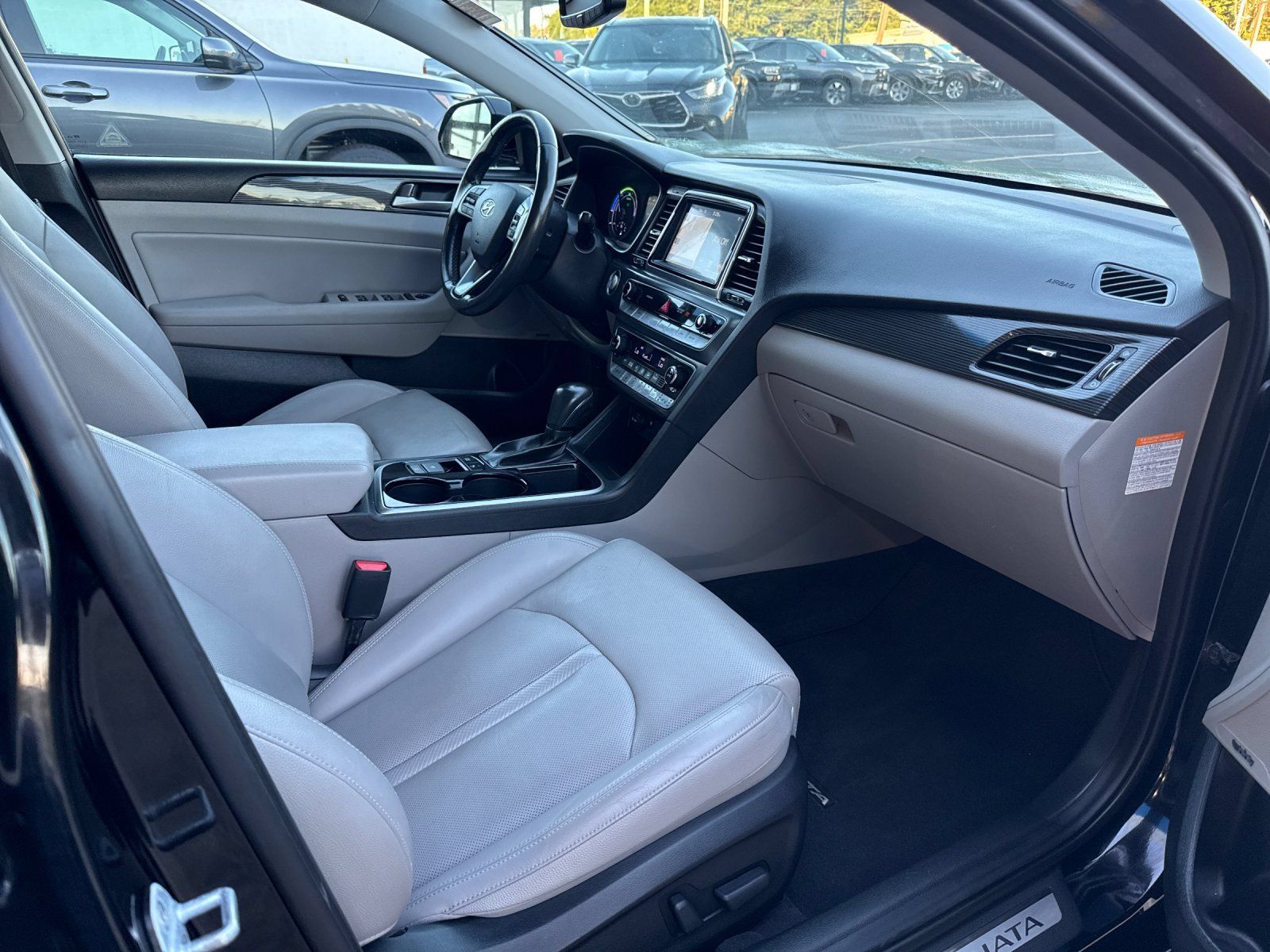Used 2019 Hyundai Sonata Limited w/ Ultimate Package 02 FWD image 13