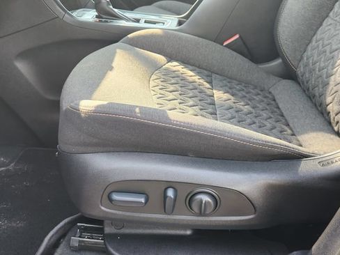 Used 2024 Chevrolet Equinox LT AWD/4WD image 23