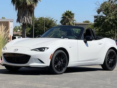 New 2026 MAZDA MX-5 Miata Club w/ Interior Package RWD image 7