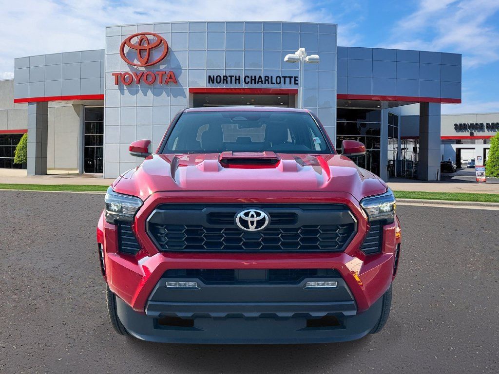 Used 2025 Toyota Tacoma TRD Sport RWD image 3