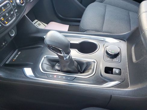 Used 2023 Chevrolet Traverse LT image 33