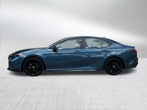 Used 2025 Toyota Camry SE FWD image 8
