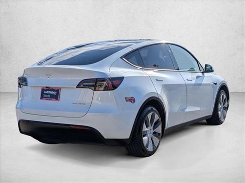 Used 2024 Tesla Model Y Long Range image 5