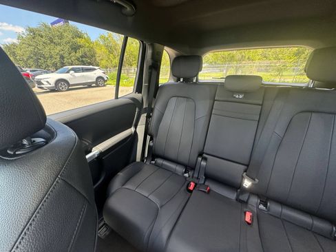 Used 2025 Mercedes-Benz GLB 250 image 42