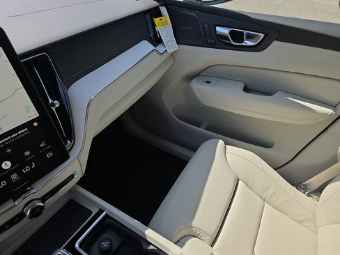 New 2026 Volvo XC60 B5 Ultra w/ Protection Package Premier AWD/4WD image 19