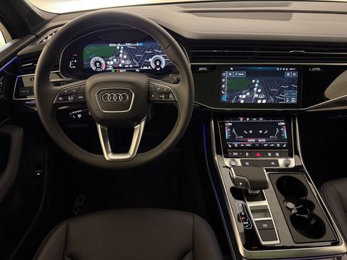 Used 2025 Audi Q7 3.0T Premium Plus AWD/4WD image 30
