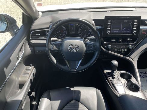 Used 2024 Toyota Camry SE w/ Convenience Package image 2
