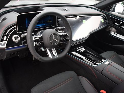 New 2026 Mercedes-Benz E 53 AMG e 4MATIC Sedan image 19