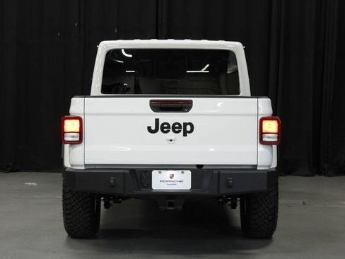 Used 2025 Jeep Gladiator Sport AWD/4WD image 4