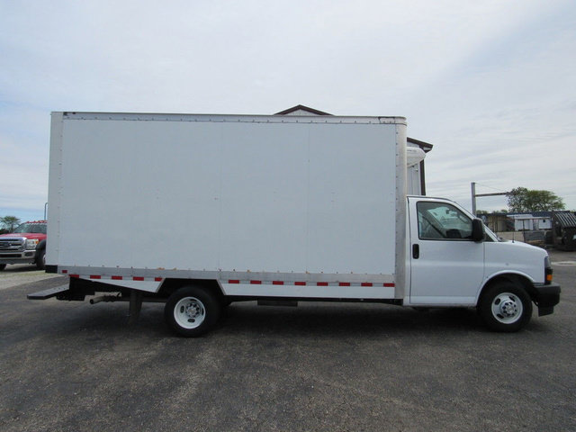 Used 2024 Chevrolet Express 3500 w/ Power Convenience Package RWD image 2