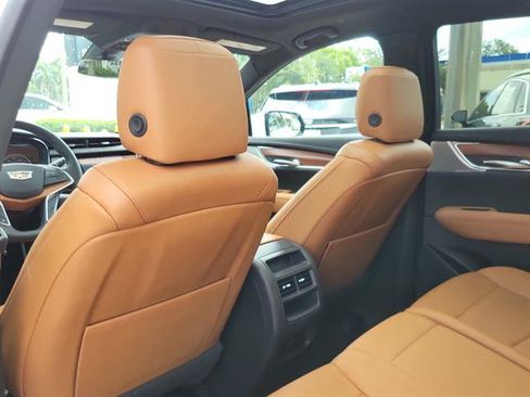 Certified 2023 Cadillac XT5 Premium Luxury FWD image 7
