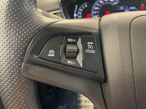 Used 2021 Chevrolet Trax LT FWD image 17