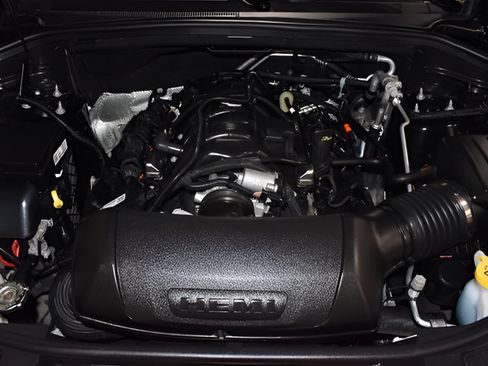 Used 2024 Dodge Durango R/T AWD/4WD image 9