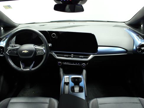 Used 2025 Chevrolet Equinox EV LT w/ Convenience Package image 18