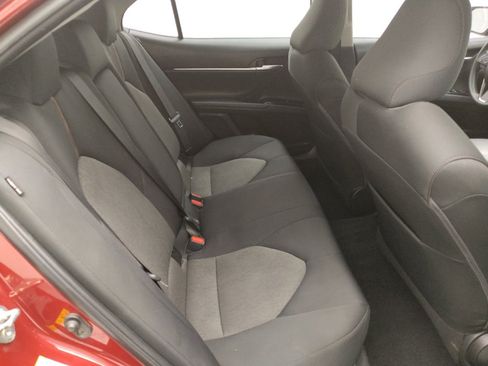 Used 2018 Toyota Camry LE image 19