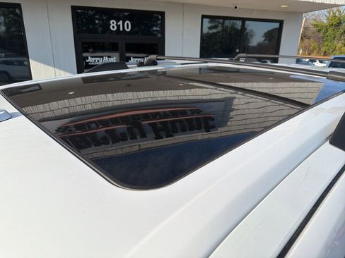 Used 2023 Ford Expedition Limited image 11