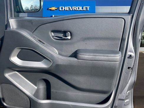 Used 2024 Nissan Frontier SV w/ SV Convenience Package image 28