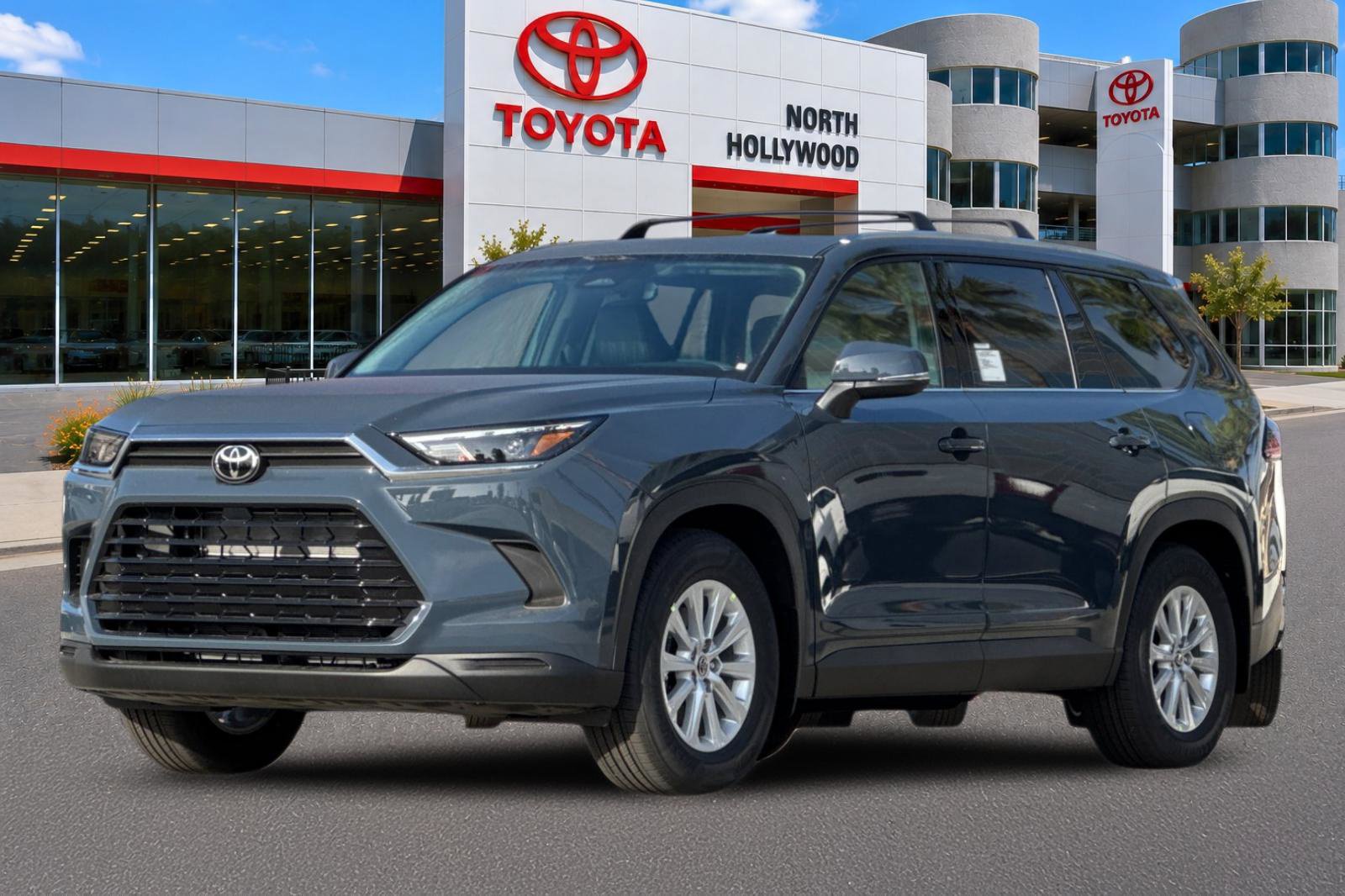 New 2026 Toyota Grand Highlander XLE FWD image 2