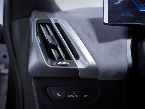 Used 2026 BMW iX xDrive60 w/ M Sport Package image 17