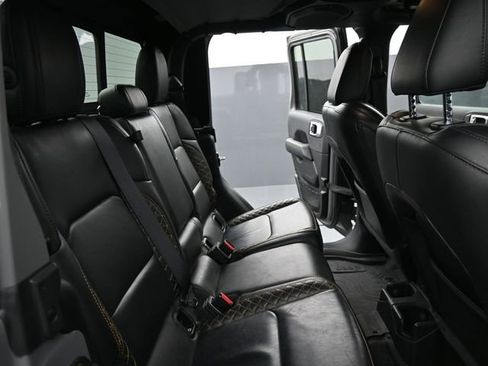 Used 2022 Jeep Gladiator Overland image 18