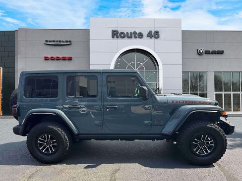 Used 2025 Jeep Wrangler Unlimited Rubicon AWD/4WD image 6
