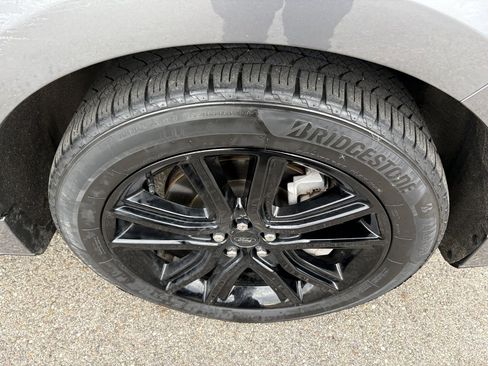 Used 2022 Ford Edge ST-Line image 14