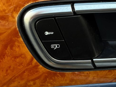 Used 2006 Bentley Flying Spur Flying Spur AWD/4WD image 47