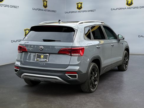Used 2022 Volkswagen Taos SE w/ Panoramic Sunroof Package image 5