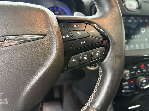 Used 2018 Chrysler 300 S w/ 300S Premium Group image 17