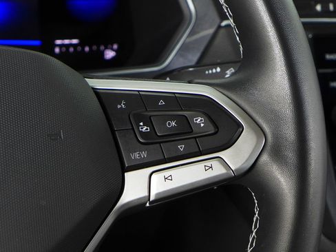 Used 2022 Volkswagen Tiguan SE image 29