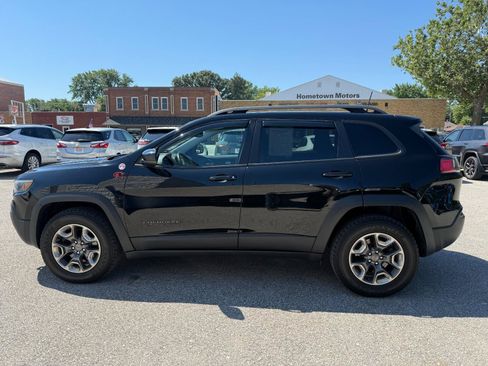Used 2019 Jeep Cherokee Trailhawk w/ Comfort/Convenience Group AWD/4WD image 8