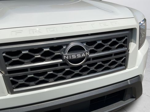 Used 2022 Nissan Frontier SV RWD image 28