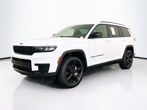 Used 2023 Jeep Grand Cherokee L Laredo image 3