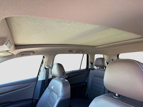 Used 2025 Volkswagen Atlas SEL image 27