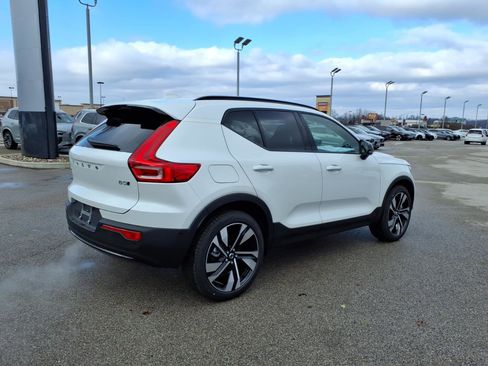 New 2026 Volvo XC40 B5 Ultra w/ Protection Package Premier image 3