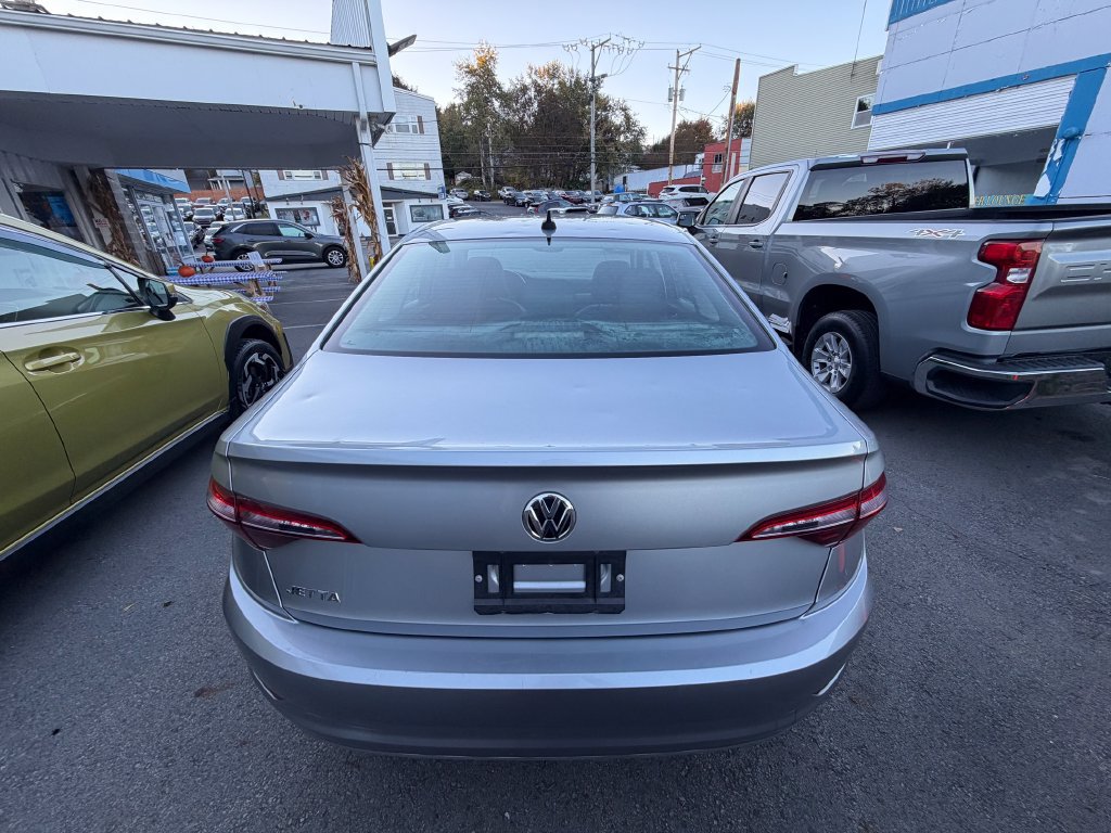 Used 2020 Volkswagen Jetta SE w/ SE Cold Weather Package FWD image 5