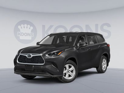 Used 2023 Toyota Highlander LE