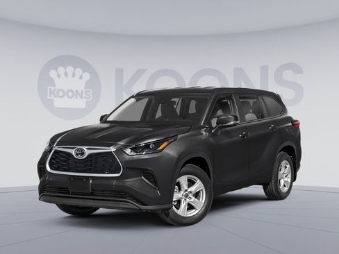 Used 2023 Toyota Highlander LE AWD/4WD image 1