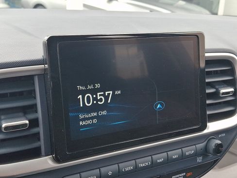 Certified 2023 Hyundai Venue Limited FWD image 17